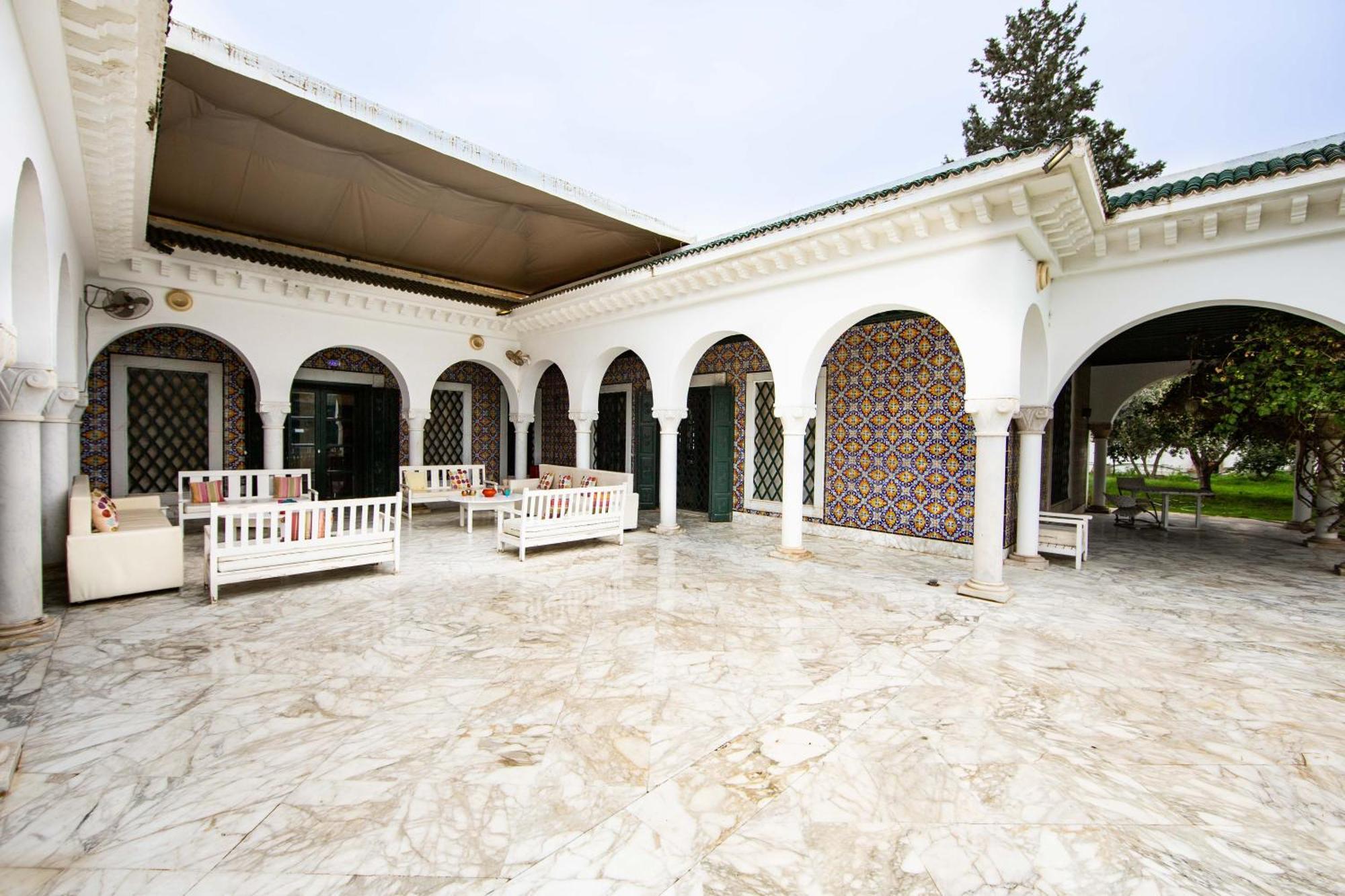 Appartement Prive Dans Une Grande Maison D'Hote La Marsa Bagian luar foto