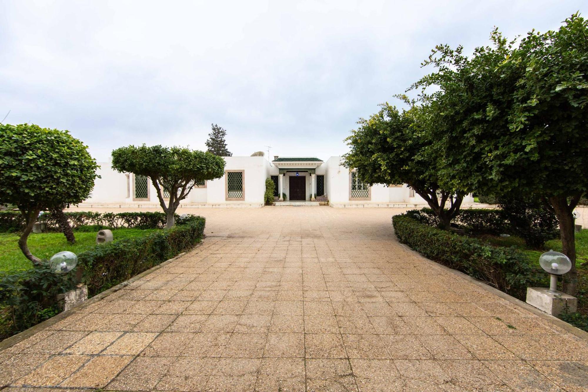 Appartement Prive Dans Une Grande Maison D'Hote La Marsa Bagian luar foto