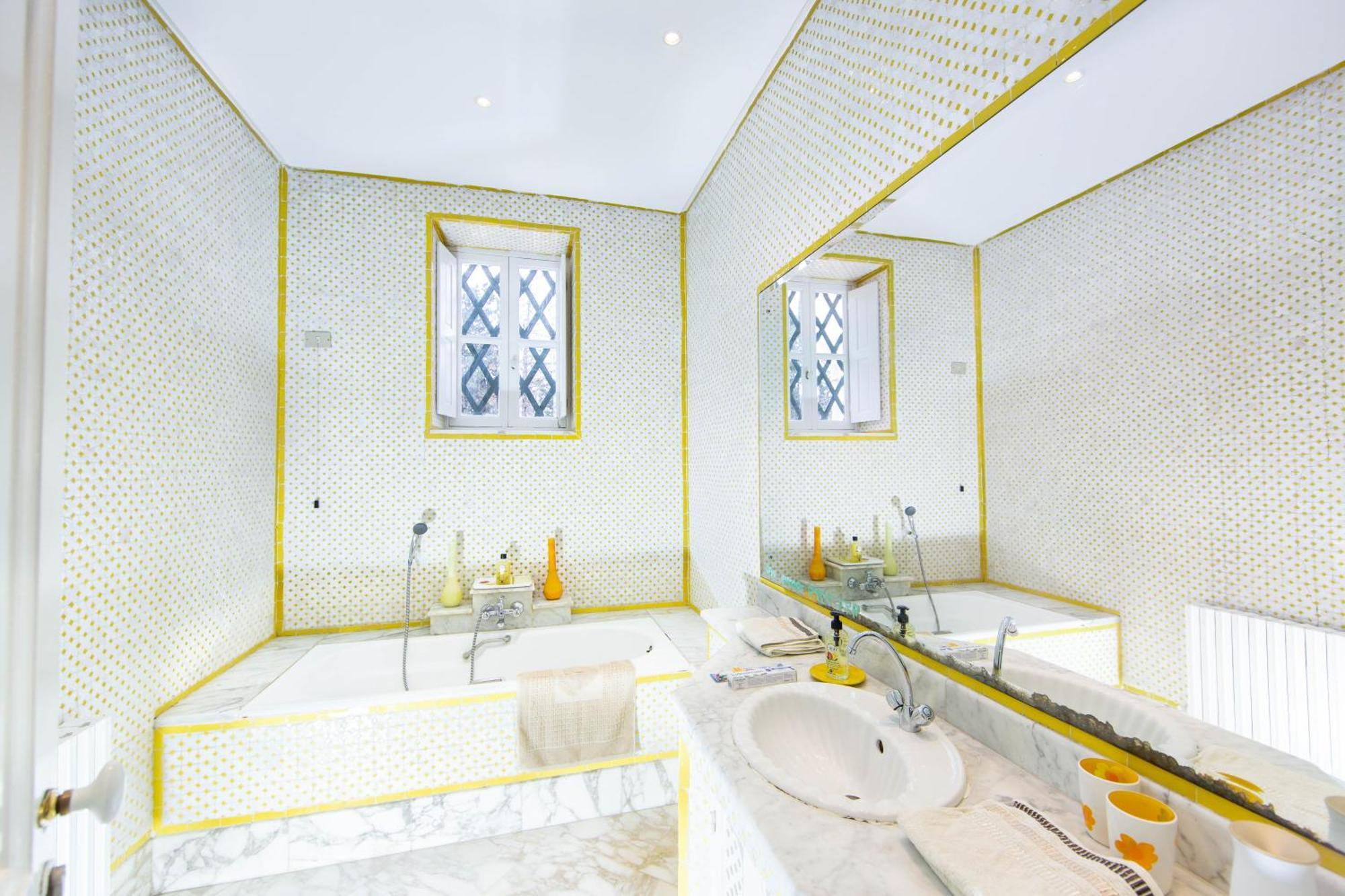 Appartement Prive Dans Une Grande Maison D'Hote La Marsa Bagian luar foto