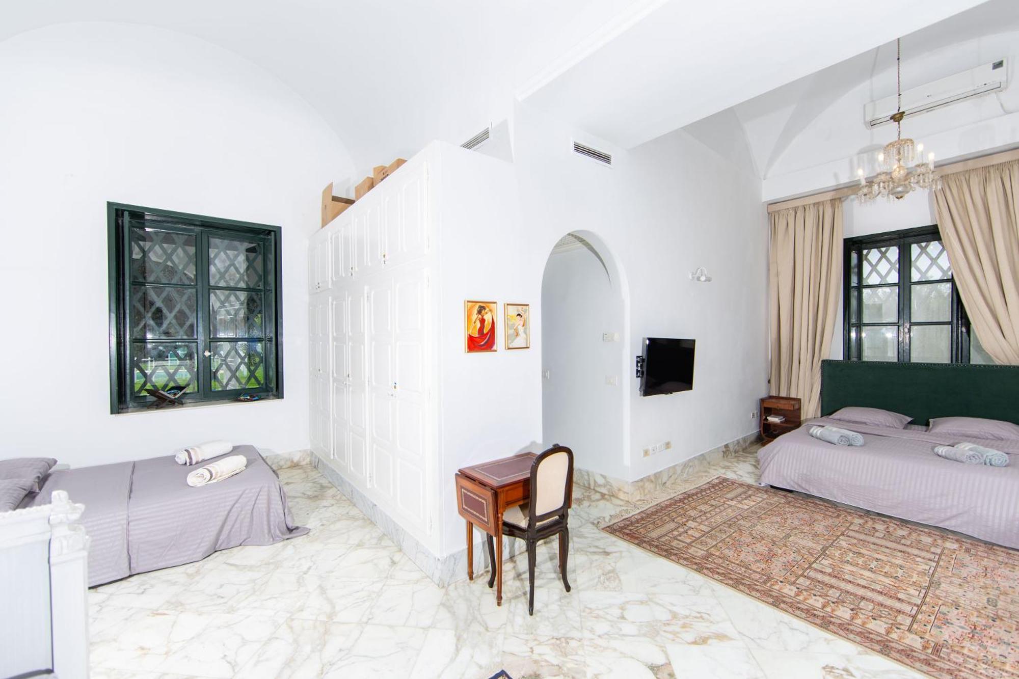 Appartement Prive Dans Une Grande Maison D'Hote La Marsa Bagian luar foto