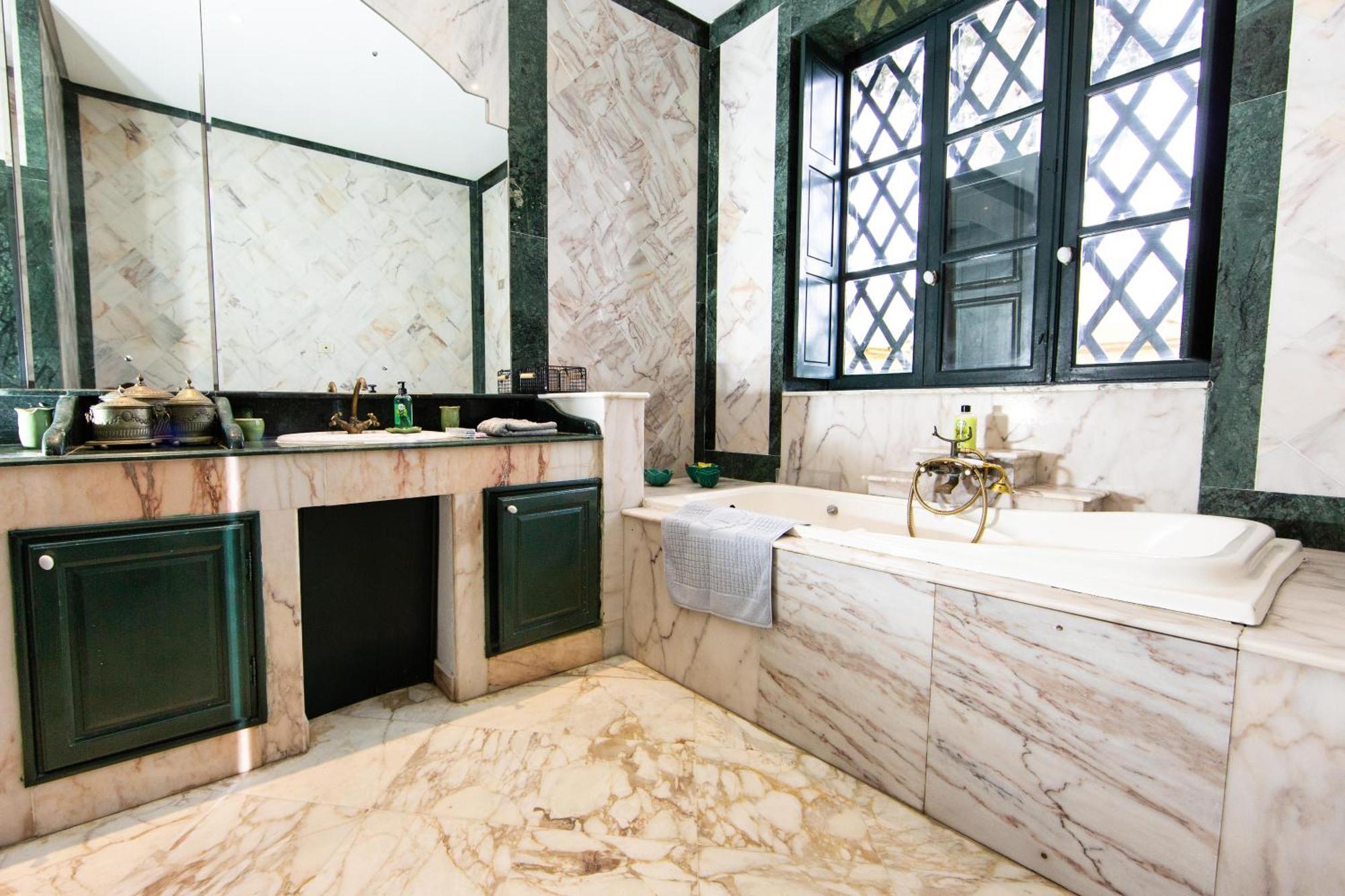 Appartement Prive Dans Une Grande Maison D'Hote La Marsa Bagian luar foto
