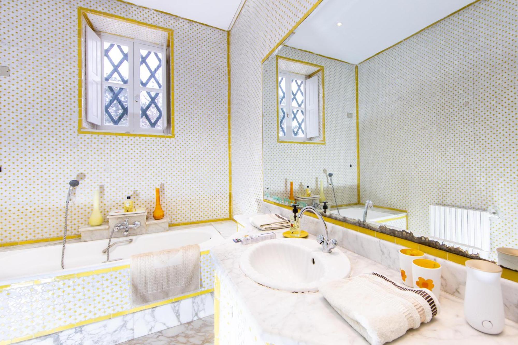 Appartement Prive Dans Une Grande Maison D'Hote La Marsa Bagian luar foto